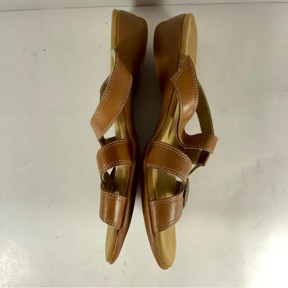 Munro‎ American Sandals Leather Wedge Medallion Brown 8.5